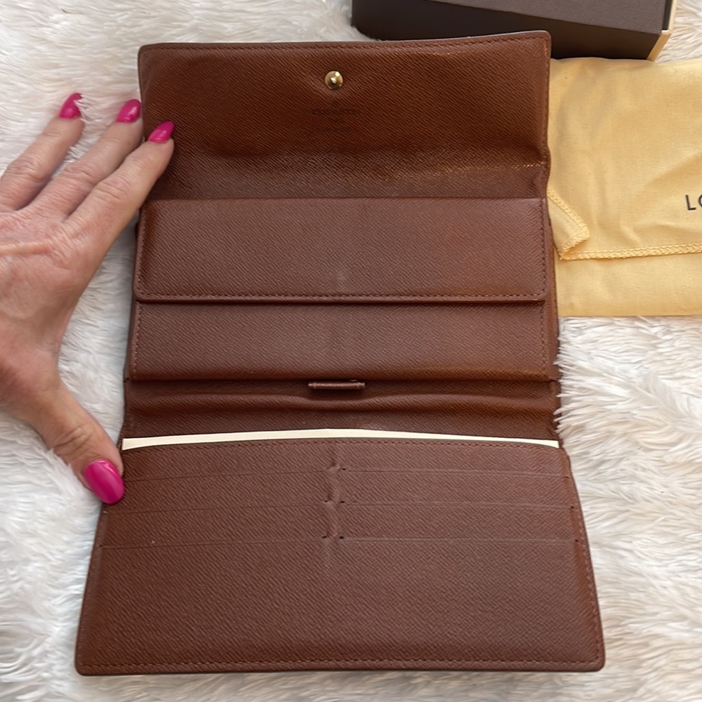 Authentic Louis Vuitton wallet - Picture 4 of 10
